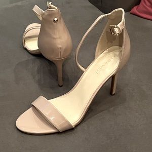 Gently used Nine West designer pumps